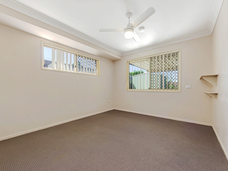 90 Aspinall Street, Leichhardt QLD 4305