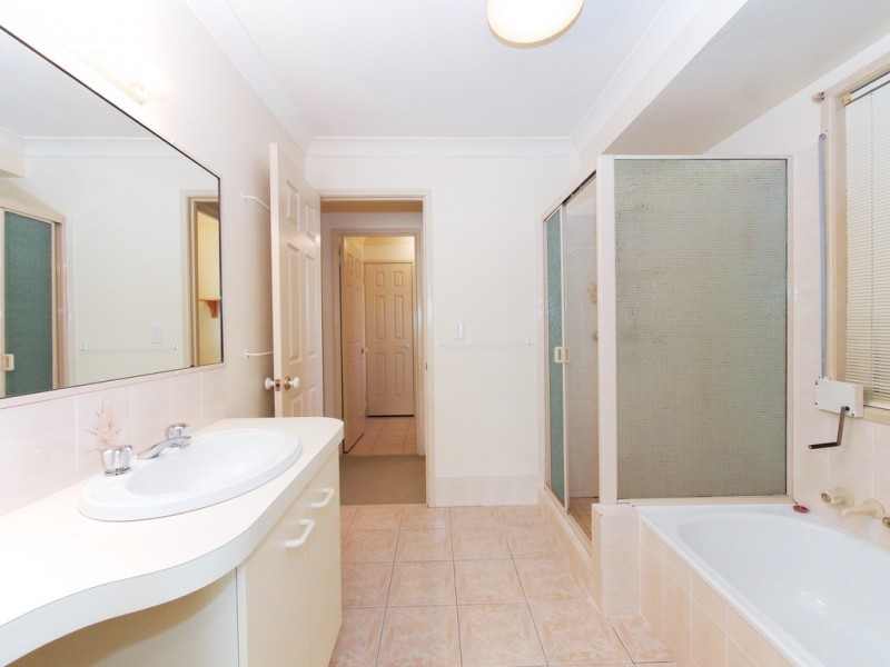 2/12 Kingston Way, Raceview QLD 4305