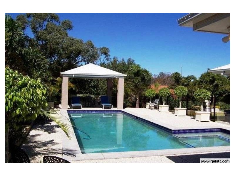 7 Lagoon Cres, Bellbowrie QLD 4070