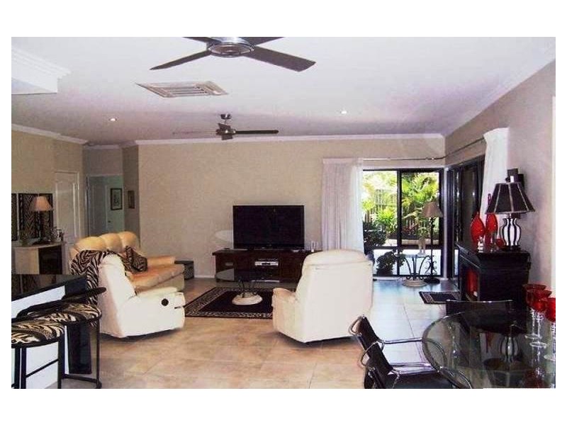 7 Lagoon Cres, Bellbowrie QLD 4070