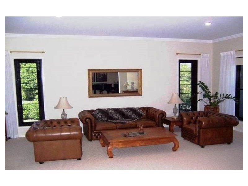 7 Lagoon Cres, Bellbowrie QLD 4070