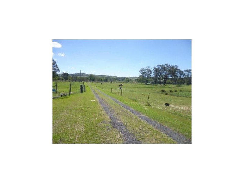 17 Queen Street, Marburg QLD 4346