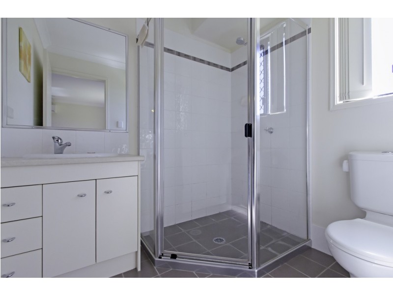 10 Varley St, Lowood QLD 4311