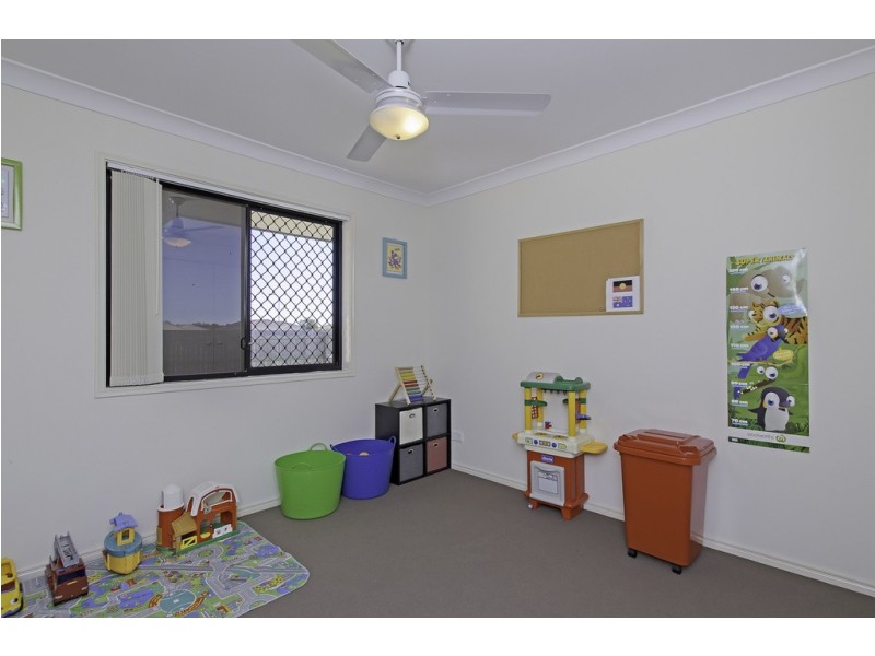 10 Varley St, Lowood QLD 4311