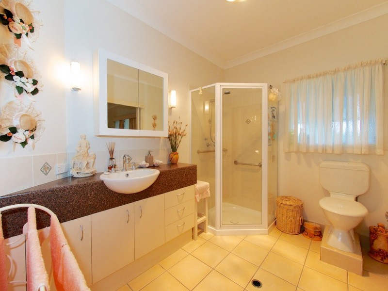18 Macadamia Drive, Lowood QLD 4311