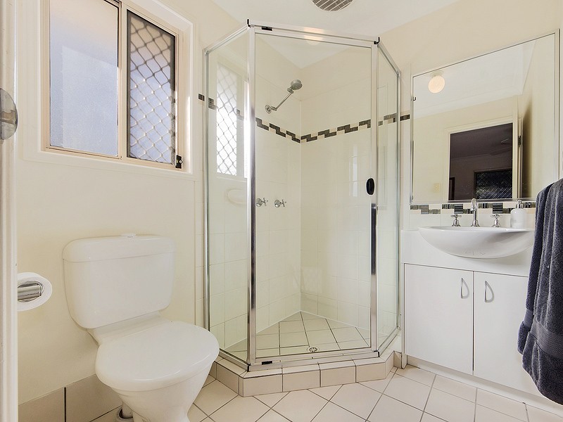 1 River Oak Court, Lowood QLD 4311