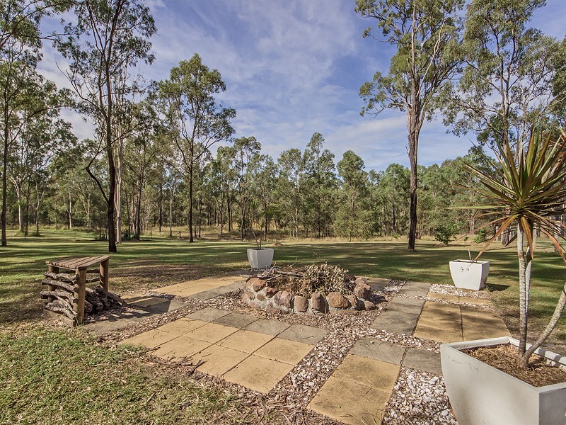 1 River Oak Court, Lowood QLD 4311