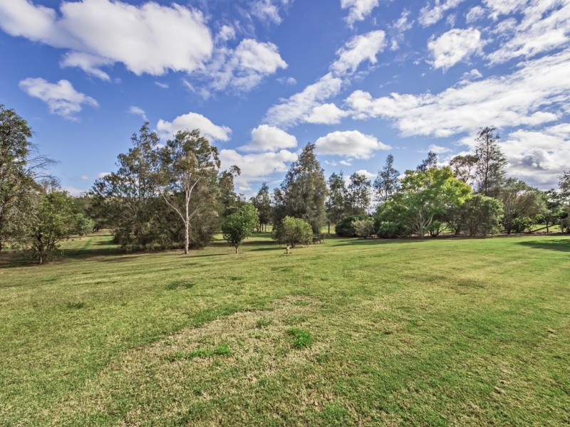 8 Rose Avenue, Minden QLD 4311
