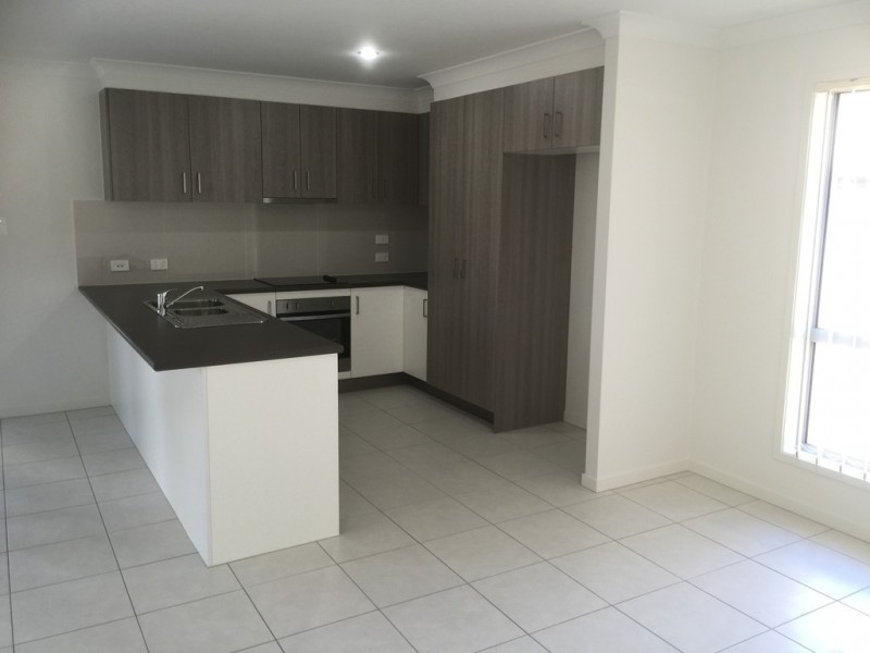 76 Fitzpatrick Circuit, Augustine Heights QLD 4300