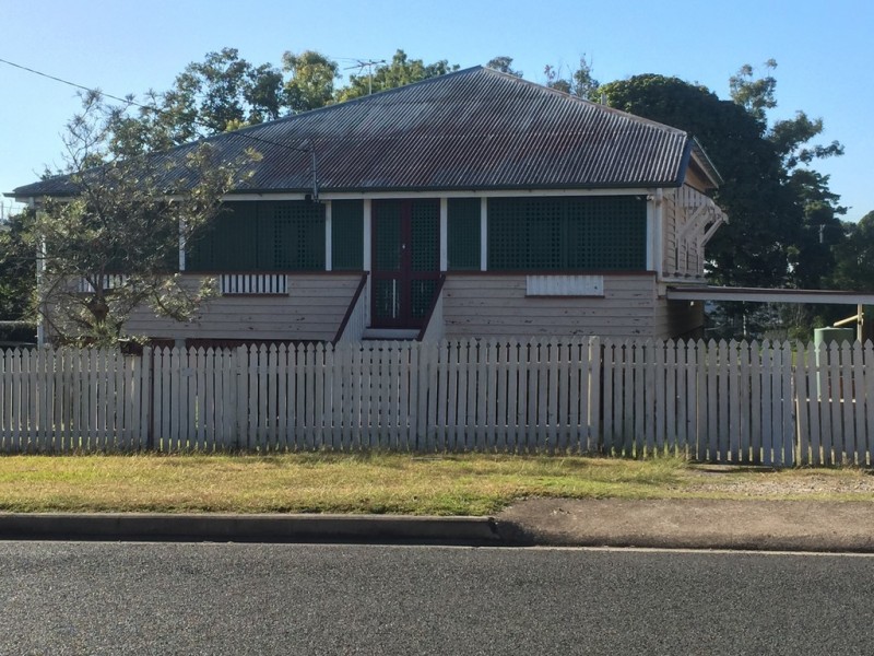 4 Montauban Street, Newtown QLD 4305