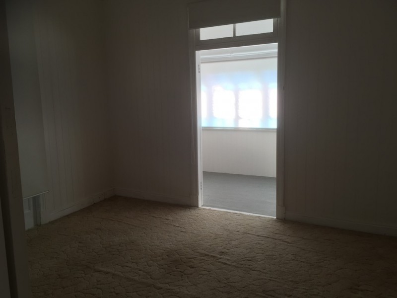 4 Montauban Street, Newtown QLD 4305