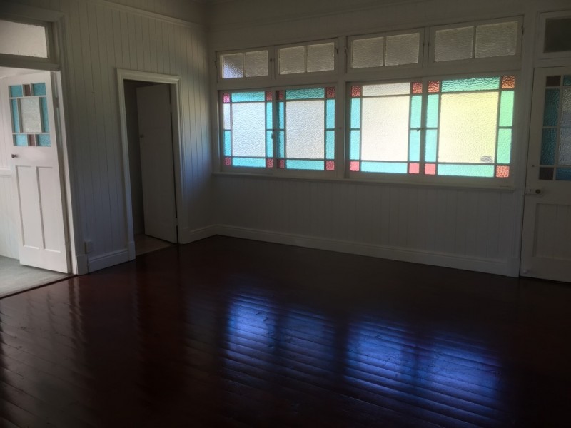 4 Montauban Street, Newtown QLD 4305