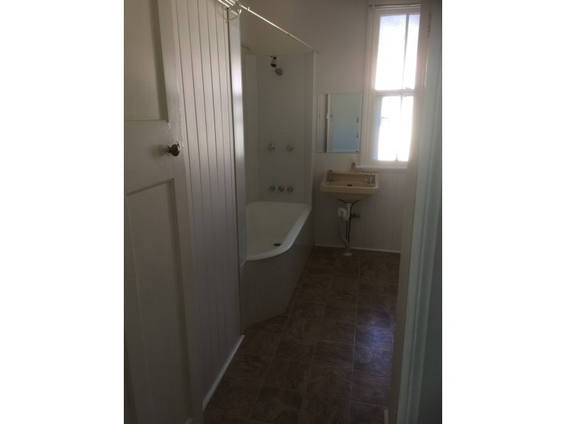 4 Montauban Street, Newtown QLD 4305