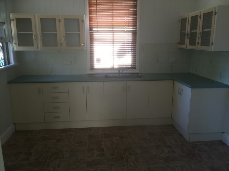 4 Montauban Street, Newtown QLD 4305