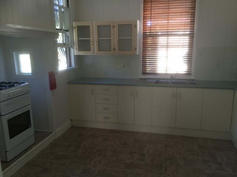 4 Montauban Street, Newtown QLD 4305