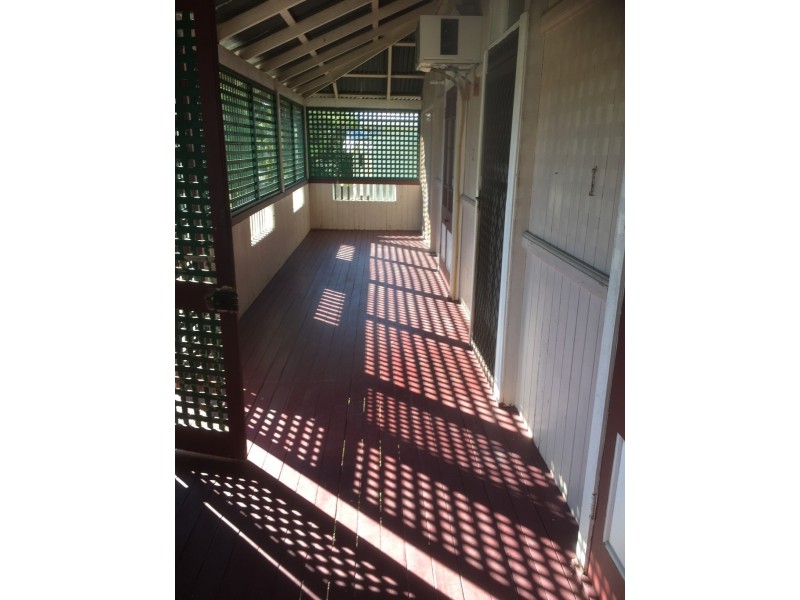 4 Montauban Street, Newtown QLD 4305