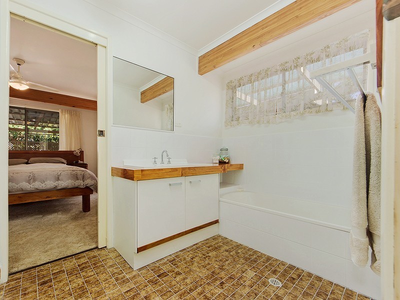 4 Shannon Road, Lowood QLD 4311