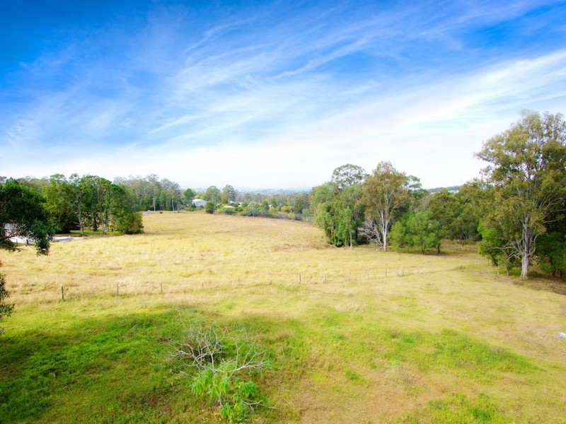 300 PINE MOUNTAIN ROAD, Muirlea QLD 4306
