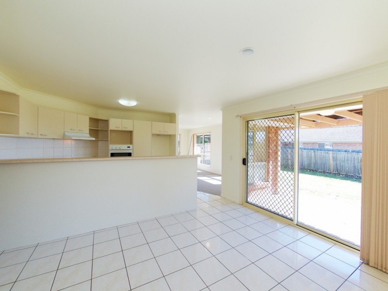 18 Rangeview Drive, Flinders View QLD 4305
