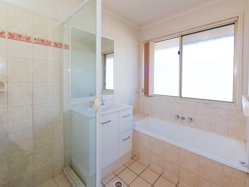 18 Rangeview Drive, Flinders View QLD 4305