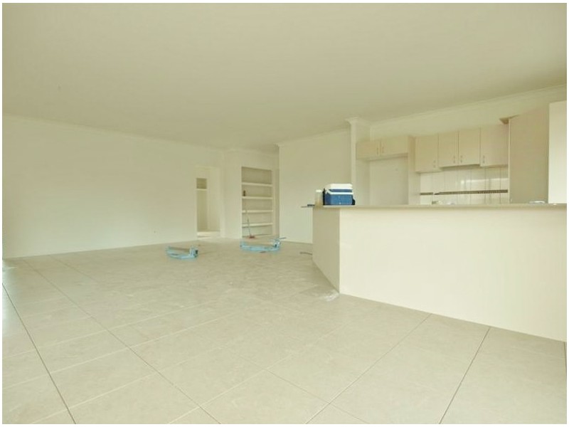 32 SUTHERLAND CRESCENT, Goodna QLD 4300