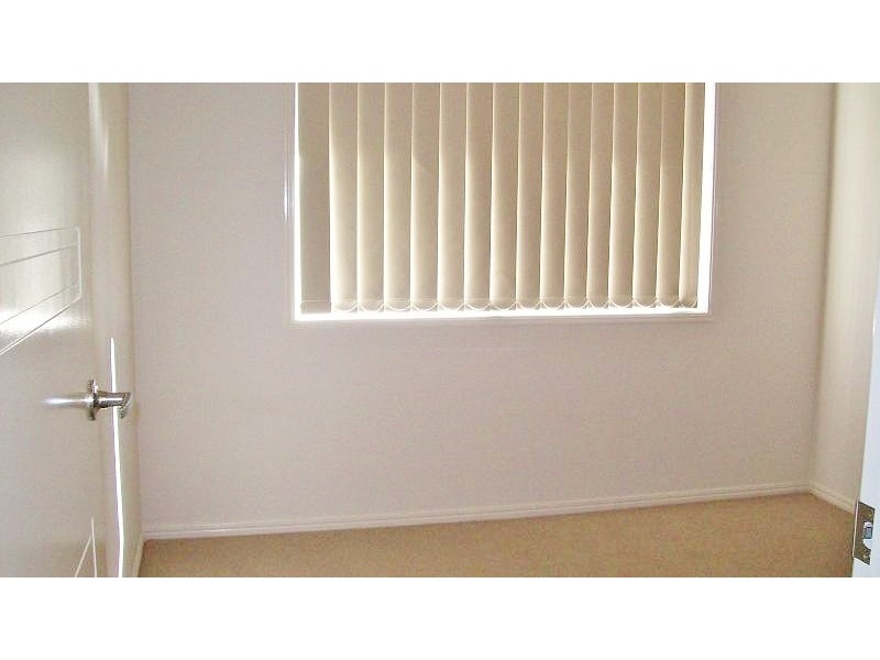 32 SUTHERLAND CRESCENT, Goodna QLD 4300