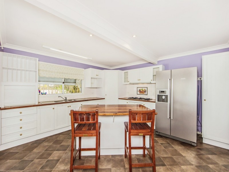 14 MACADAMIA DRIVE, Lowood QLD 4311