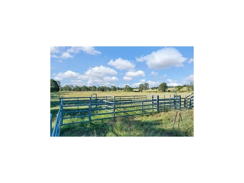 454 CLAUS ROAD, Glamorgan Vale QLD 4306