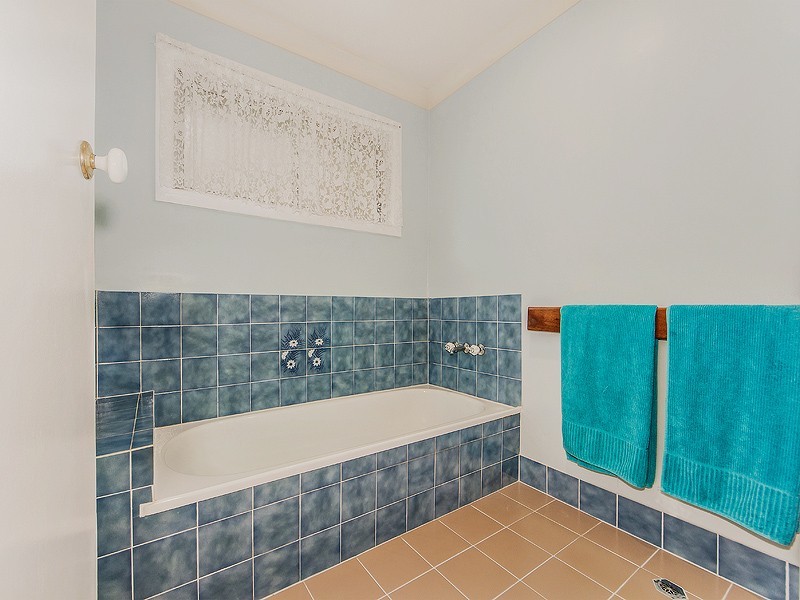 149 F HOLTS ROAD, Pine Mountain QLD 4306