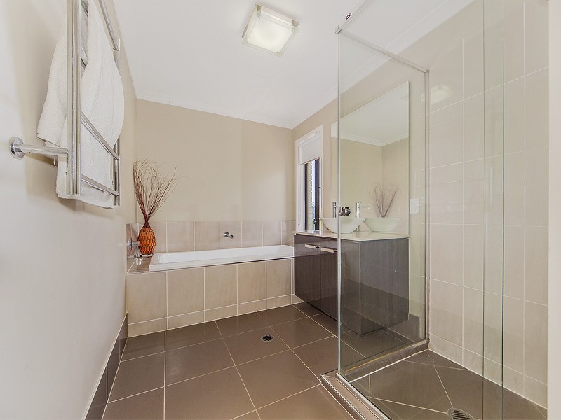 4 DALEWOOD PLACE, Fernvale QLD 4306