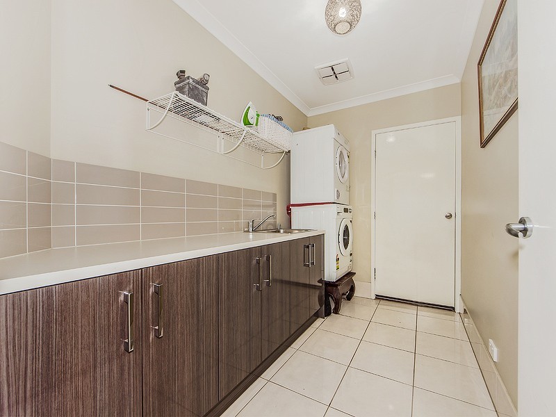 4 DALEWOOD PLACE, Fernvale QLD 4306