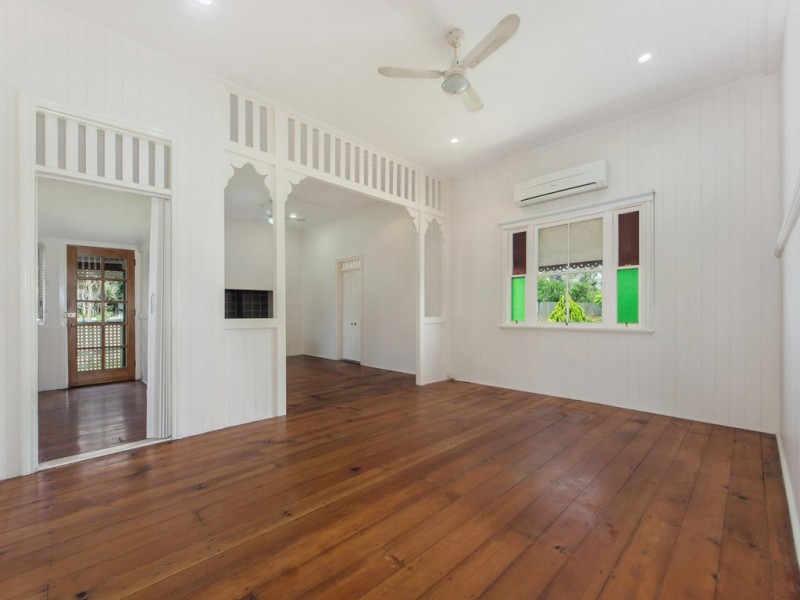 7 THOMAS STREET, Sadliers Crossing QLD 4305