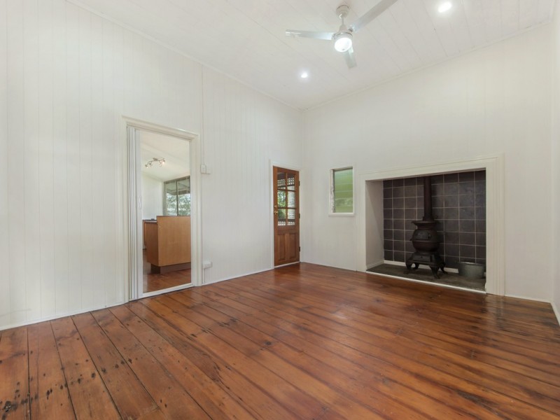 7 THOMAS STREET, Sadliers Crossing QLD 4305