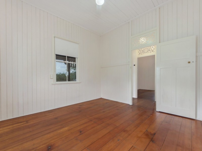 7 THOMAS STREET, Sadliers Crossing QLD 4305