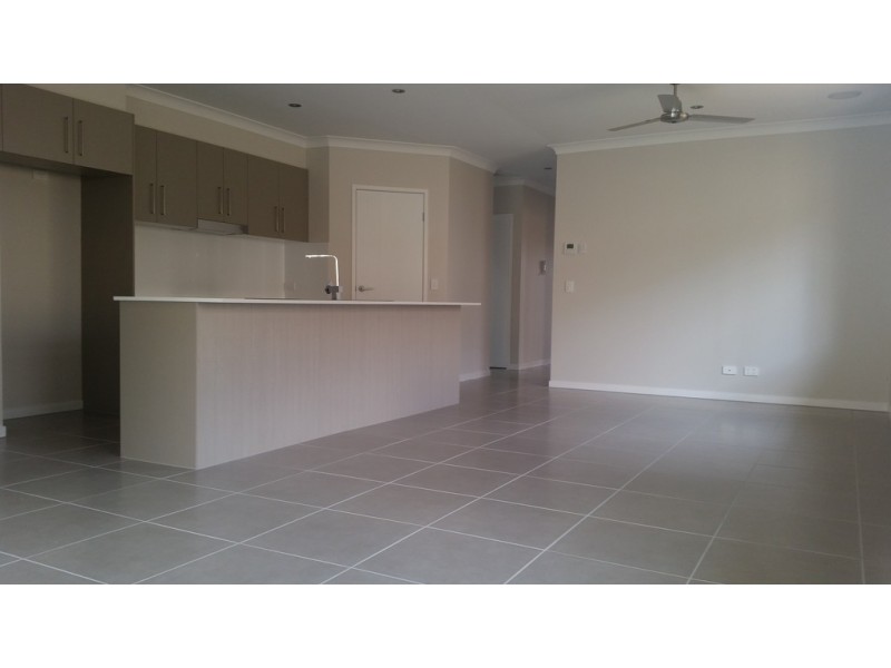 8 GENEROSITY STREET, South Ripley QLD 4306