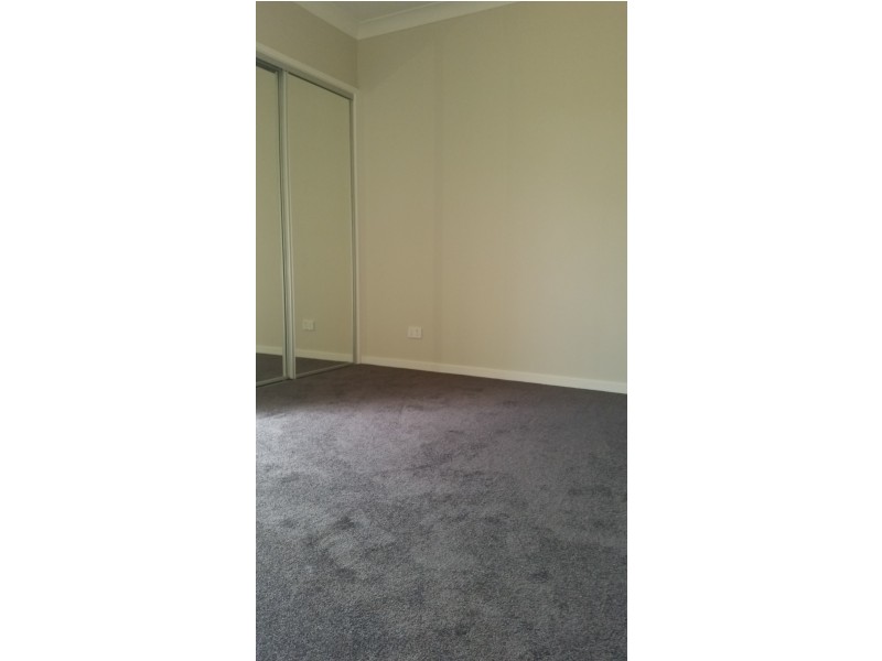 8 GENEROSITY STREET, South Ripley QLD 4306