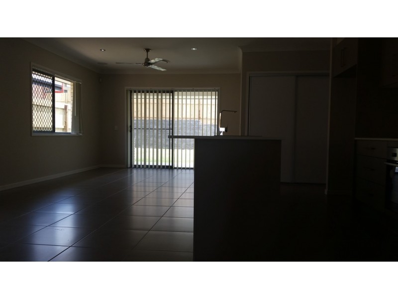 8 GENEROSITY STREET, South Ripley QLD 4306