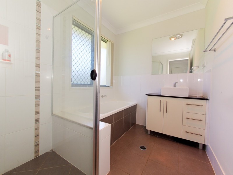 107 Sarah Drive, Yamanto QLD 4305