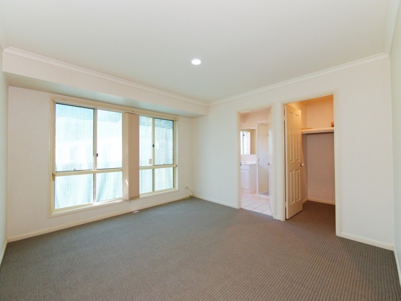 18 Rangeview Drive, Flinders View QLD 4305