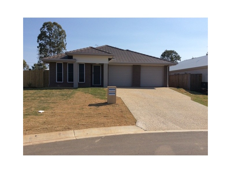1/19 Essington Mews, Leichhardt QLD 4305