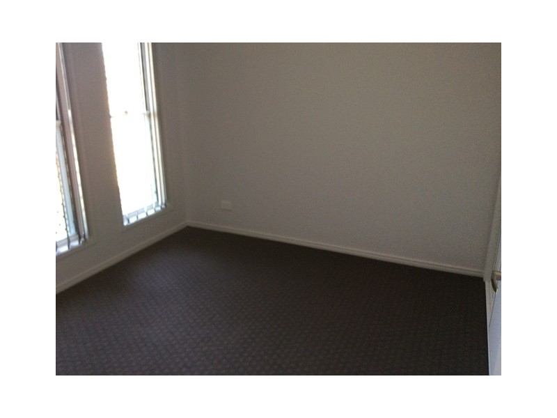 1/19 Essington Mews, Leichhardt QLD 4305