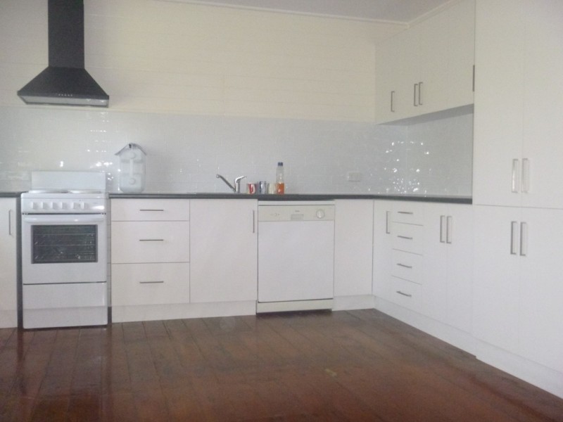 17 PARK STREET, Lowood QLD 4311