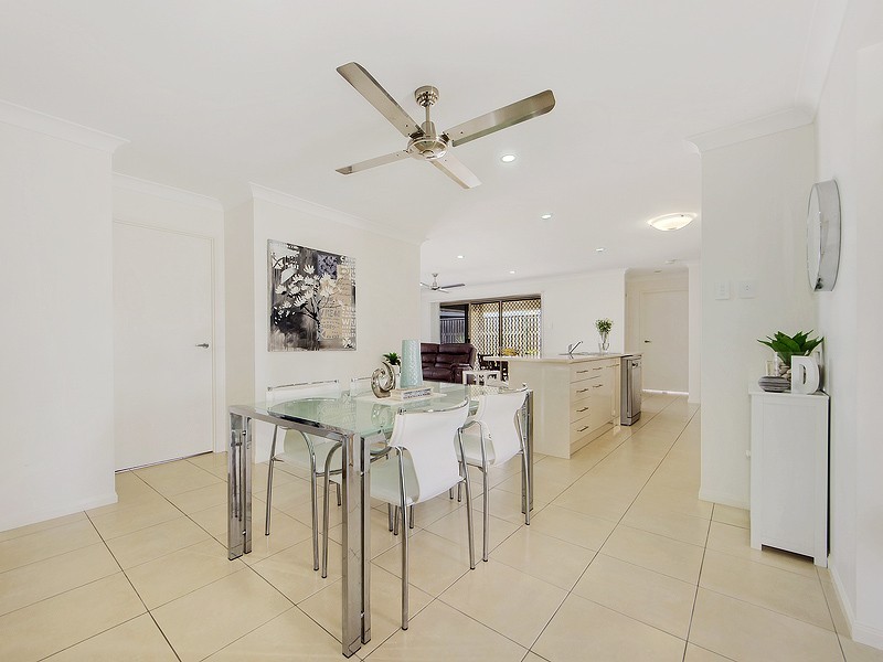 17 WILLOWOOD PLACE, Fernvale QLD 4306