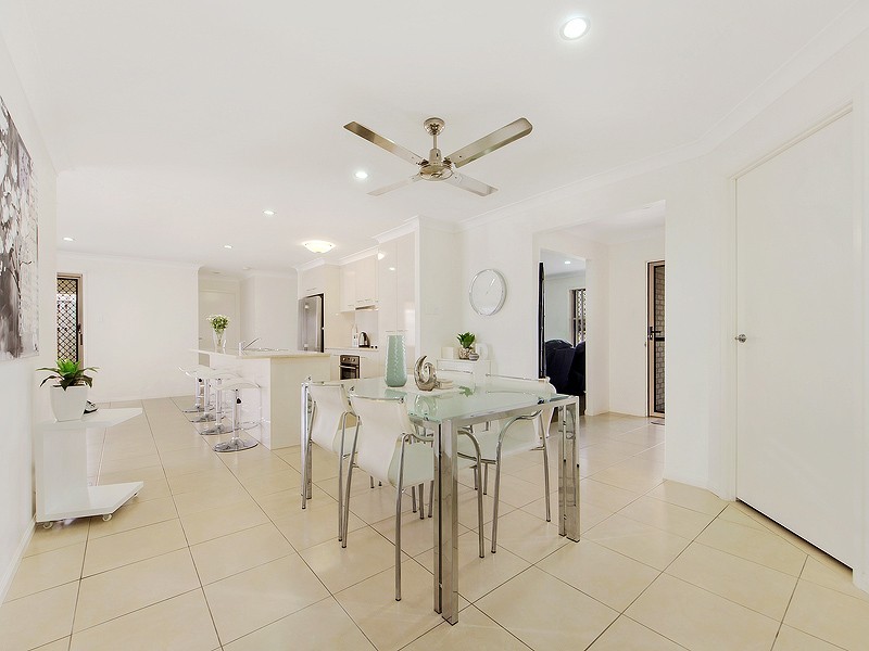17 WILLOWOOD PLACE, Fernvale QLD 4306