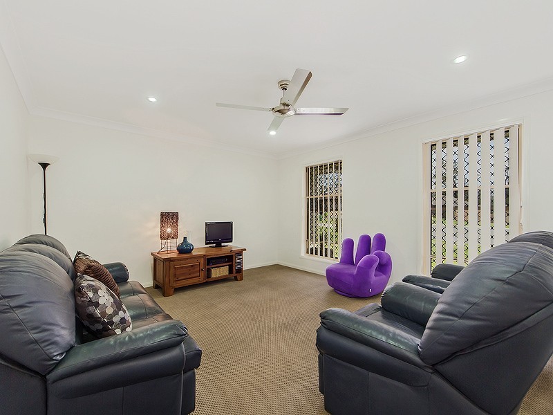 17 WILLOWOOD PLACE, Fernvale QLD 4306