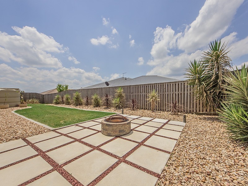 17 WILLOWOOD PLACE, Fernvale QLD 4306