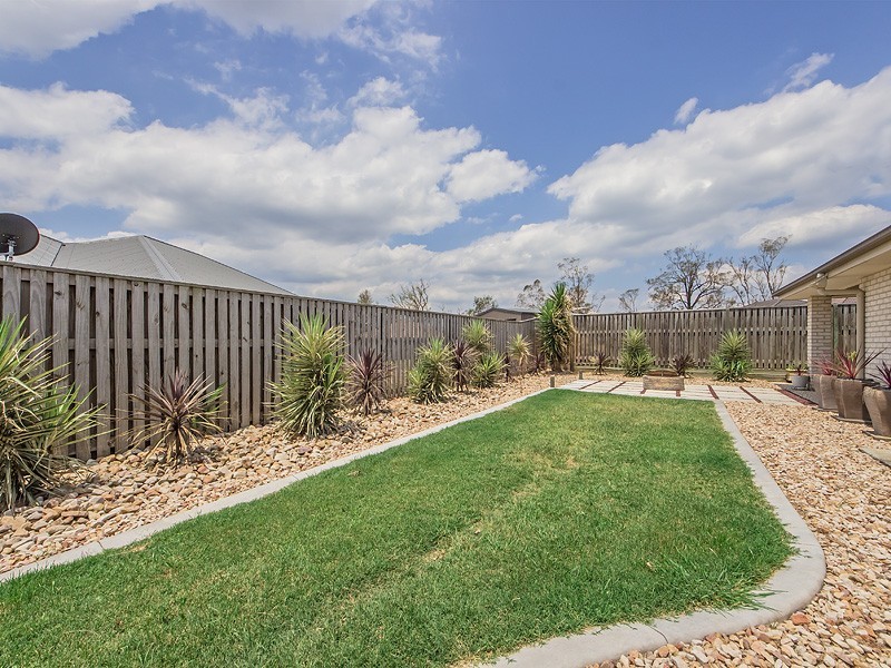 17 WILLOWOOD PLACE, Fernvale QLD 4306