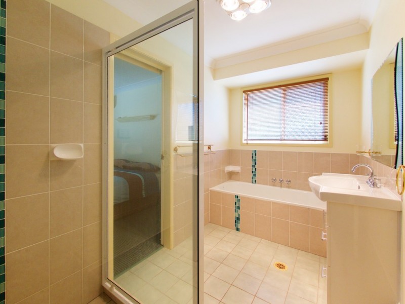 4 Notnel Court, Brassall QLD 4305