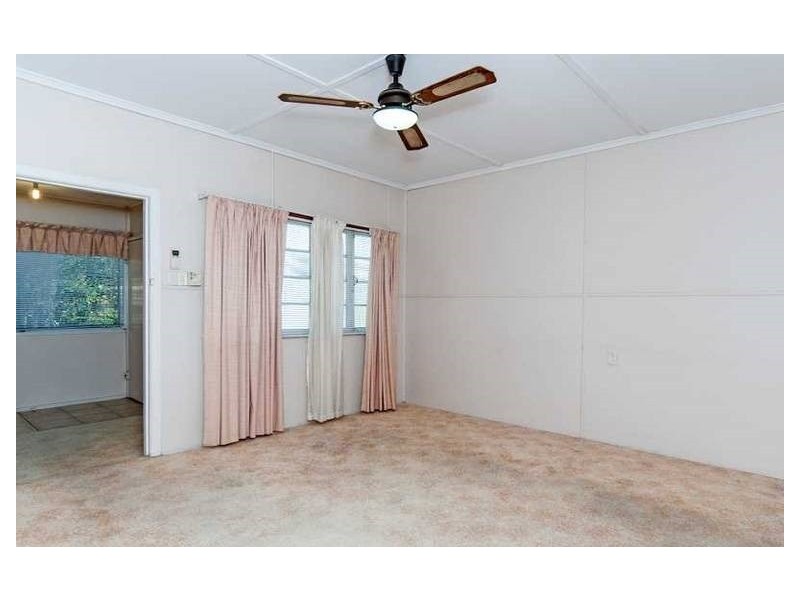 16 ROBERT STREET, Ebbw Vale QLD 4304