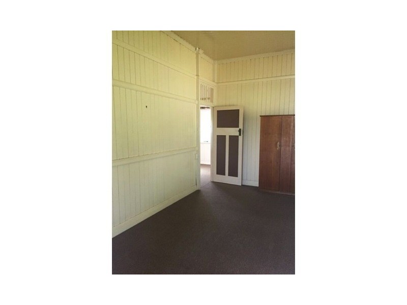 16 Montauban Street, Newtown QLD 4305